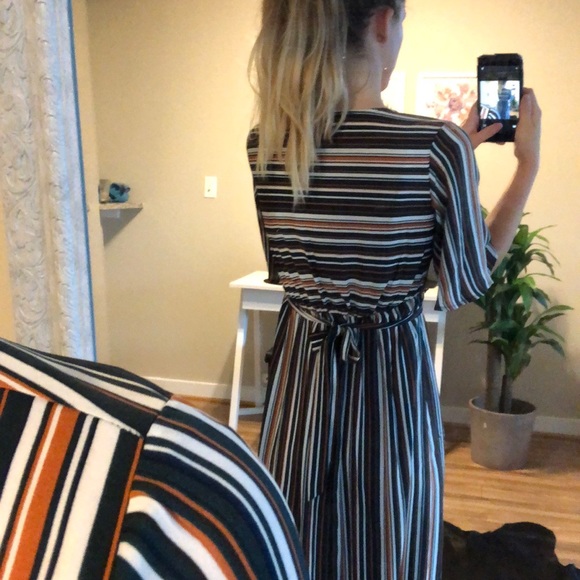 Forever 21 contemporary midi dress - Picture 3 of 3